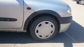 Parafanghini per Renault Clio II (1998-2001), prima del facelift, versione 5 porte