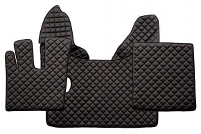 Tappetini in ecopelle Q per DAF XF 106 (01.2014-09.2021) - manuale - Nero/rosso