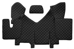 Tappetini in ecopelle Q per IVECO STRALIS HI-WAY (01.2013-12.2016) - automatico - versione con frigorifero - Nero