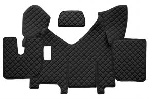 Tappetini in ecopelle Q per IVECO STRALIS HI-WAY (01.2013-12.2016) - manuale - versione con frigorifero - Nero