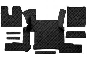 Tappetini in ecopelle Q per MAN TGX (01.2018-03.2020) - automatico - due cassetti - Nero