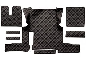 Tappetini in ecopelle Q per MAN TGX (01.2018-03.2020) - automatico - un cassetto - Nero/rosso