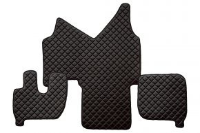 Tappetini in ecopelle Q per IVECO STRALIS (01.2002-12.2012) - automatico - Nero/rosso