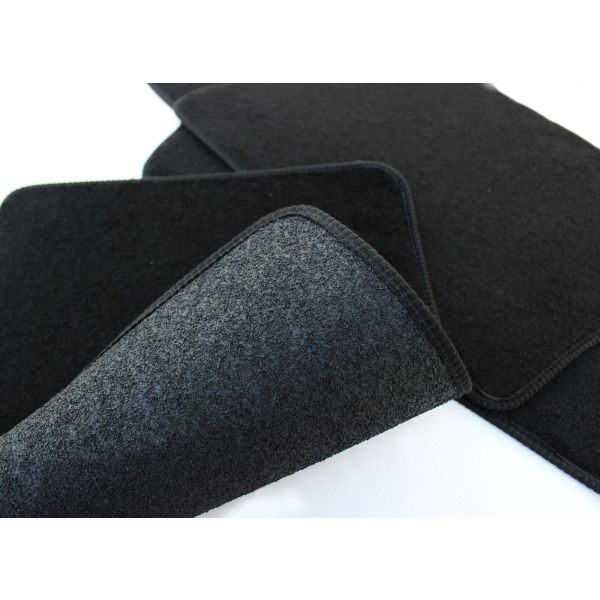 Strato inferiore antiscivolo del tappetino auto